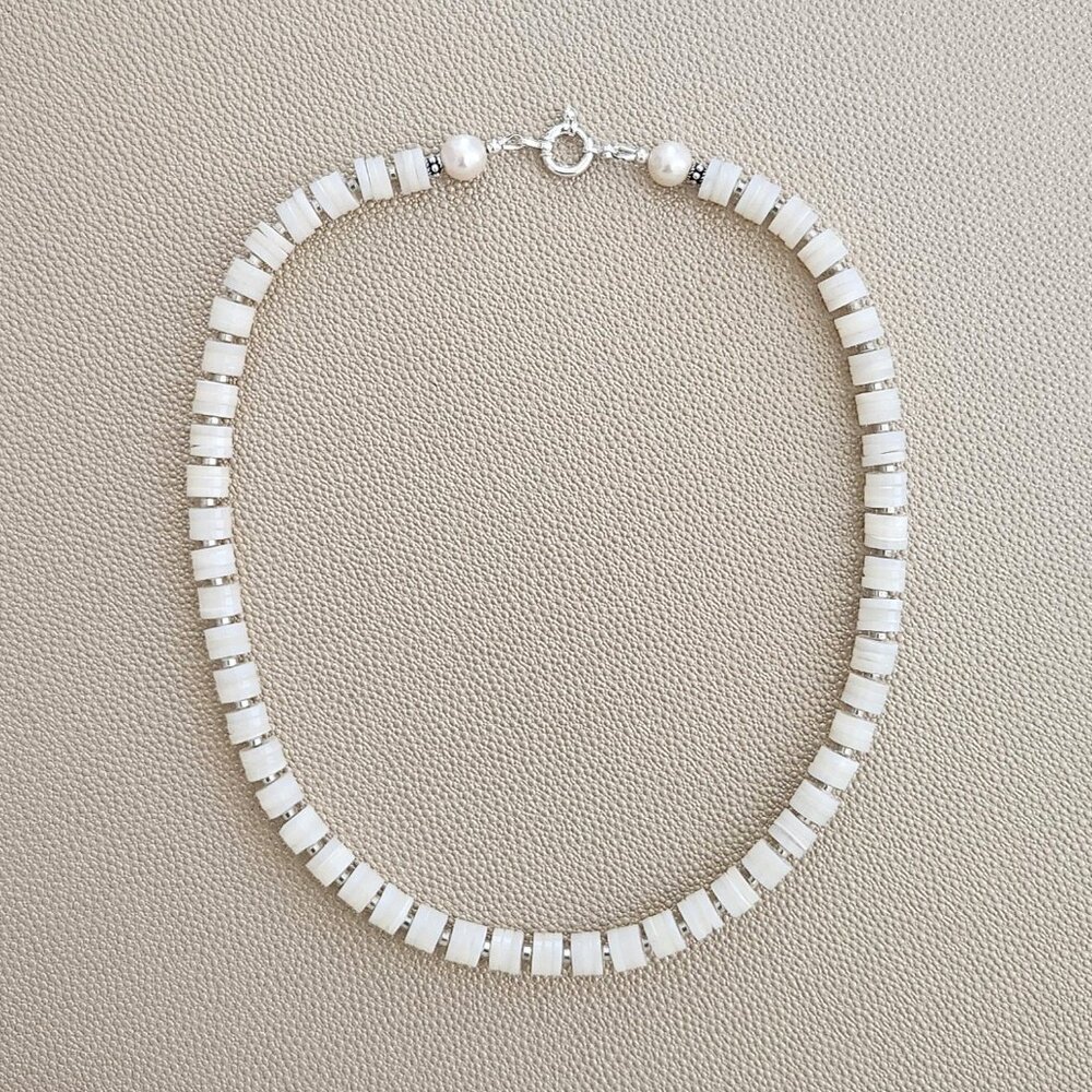 MOTHER OF PEARL HEISHI NECKLACE-18"